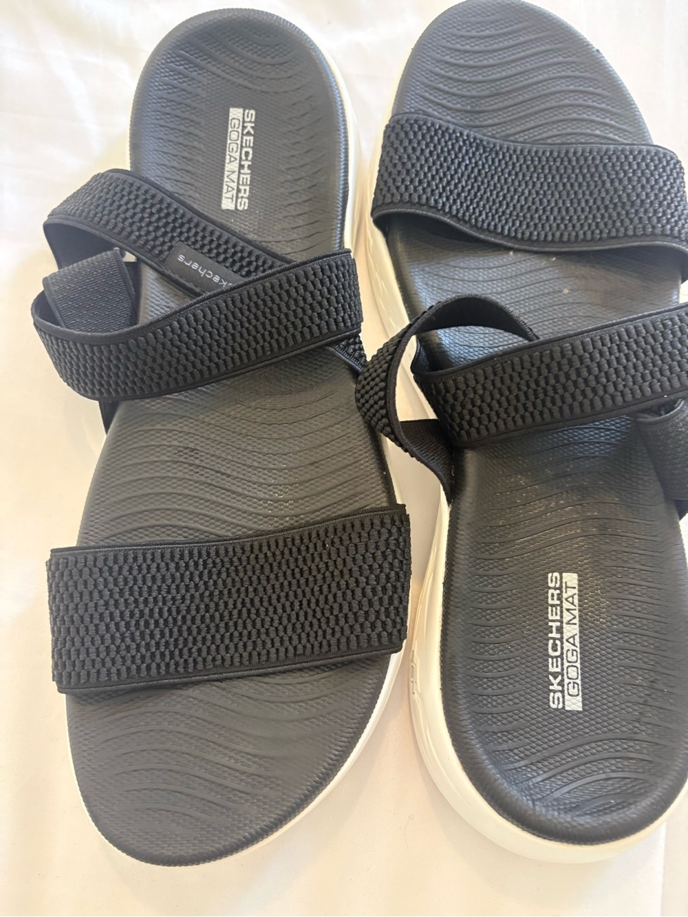Skechers Lightweight, Comfortable Black Goga Mat Slip-On Sandal Size 9
